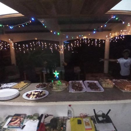 Hostal Y Restaurante Los Tecales La Coca ภายนอก รูปภาพ