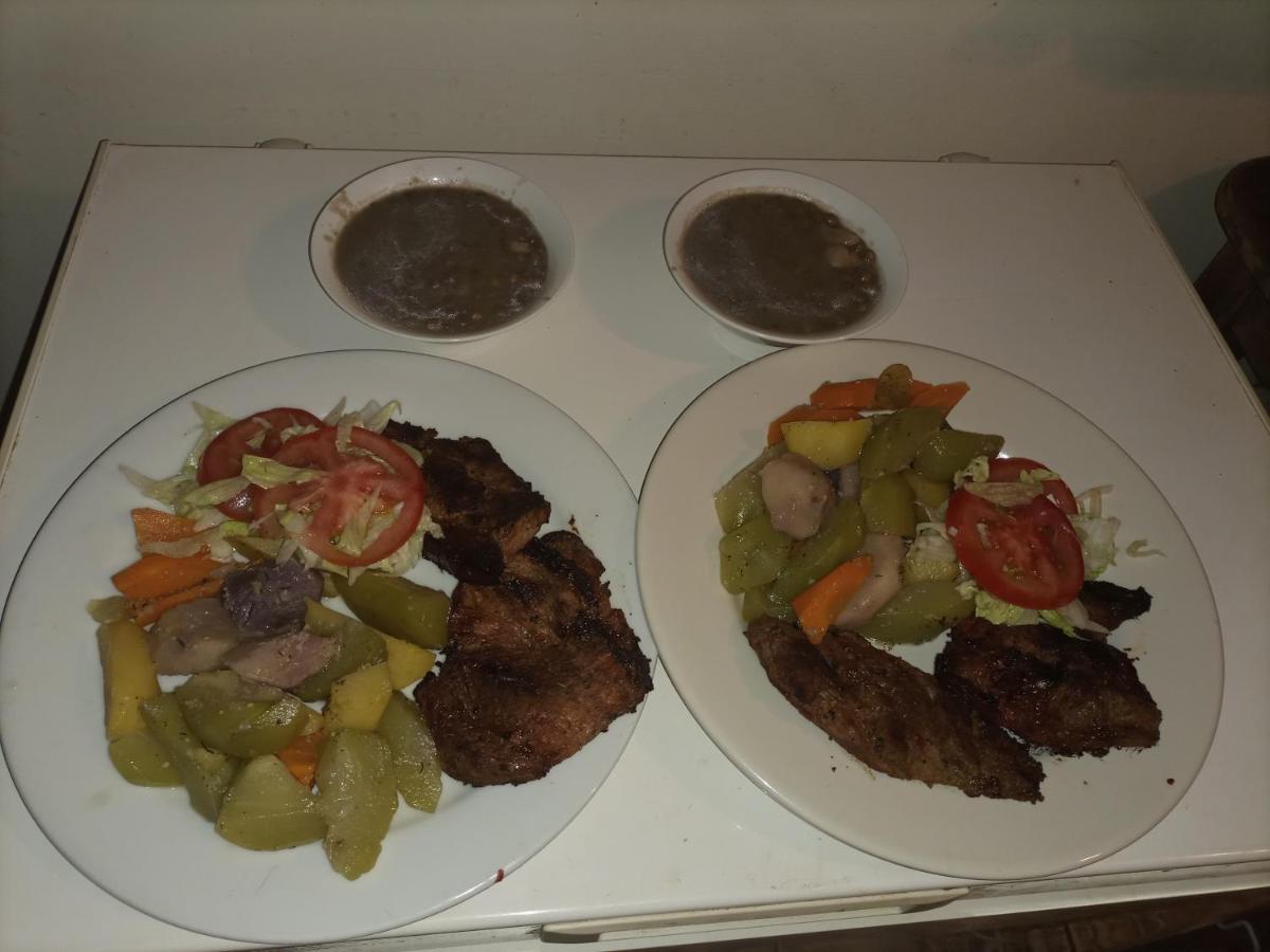 Hostal Y Restaurante Los Tecales La Coca ภายนอก รูปภาพ