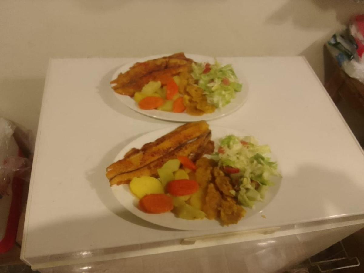 Hostal Y Restaurante Los Tecales La Coca ภายนอก รูปภาพ