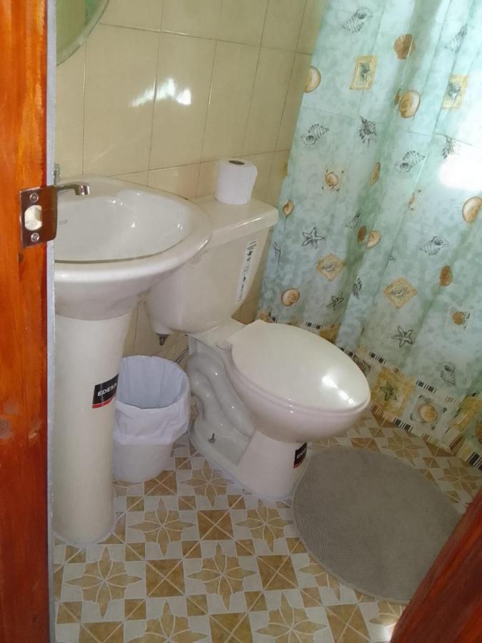 Hostal Y Restaurante Los Tecales La Coca ภายนอก รูปภาพ